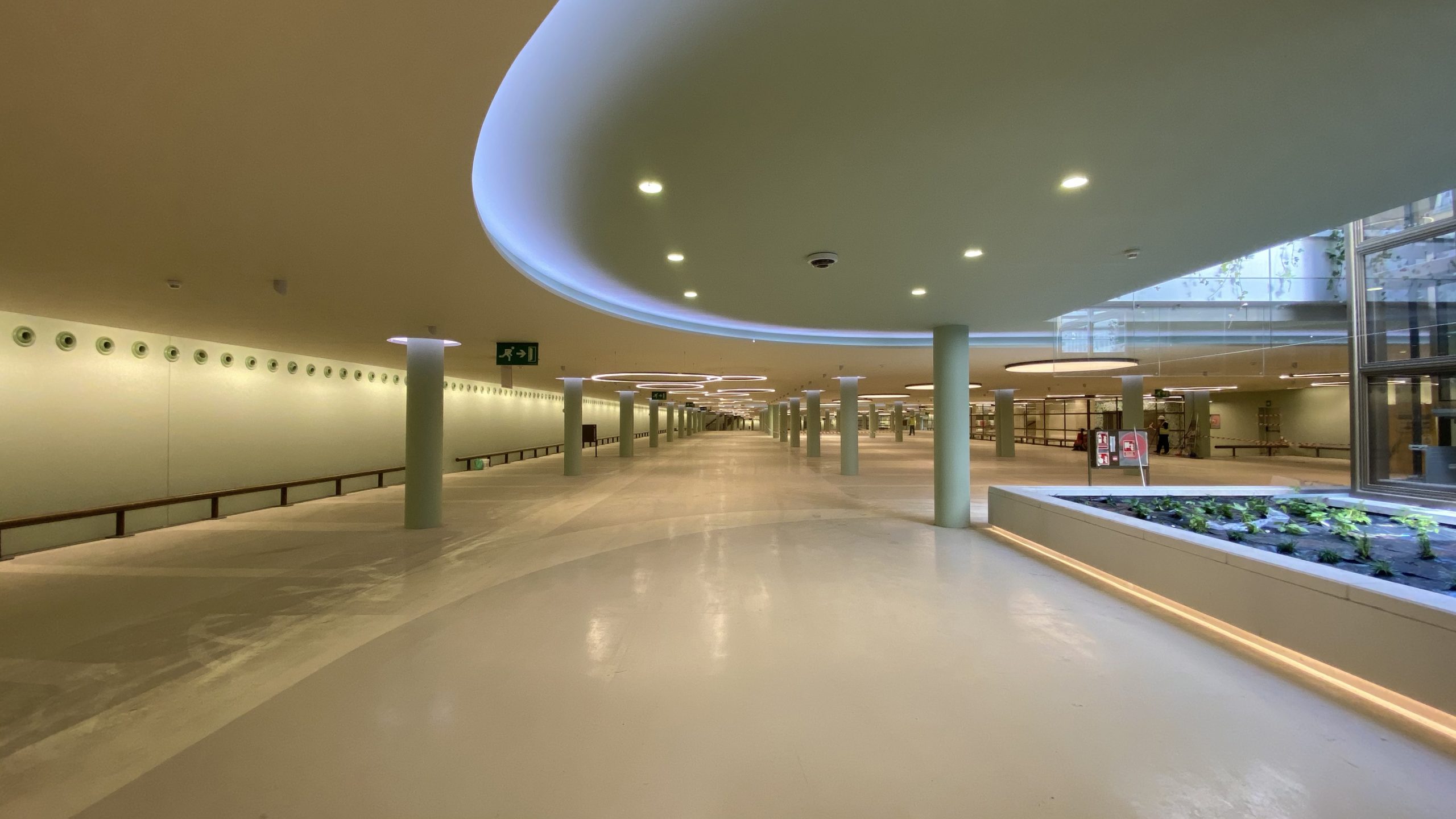 LA ROCA VILLAGE – 23.000 m2  de pintura y señalización